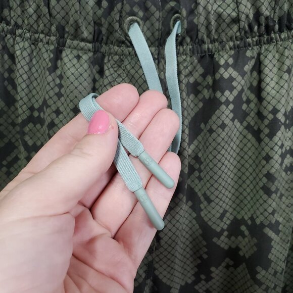 LULULEMON Jet Crop Slim Luxtreme 26" Pants Ankle Stretch Snake Green Women's 4 - Picture 4 of 14